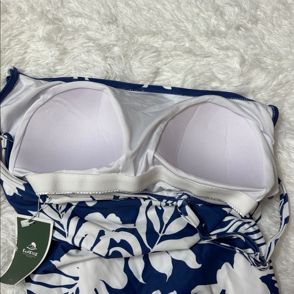 NWT Eomenie Blue And White Floral Print Ruched Sides One Piece Swimsuit Size M - Picture 9 of 10